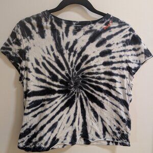 DKNY Women’s Small Black and White Tie Dye Crop Top in Excellent Condition